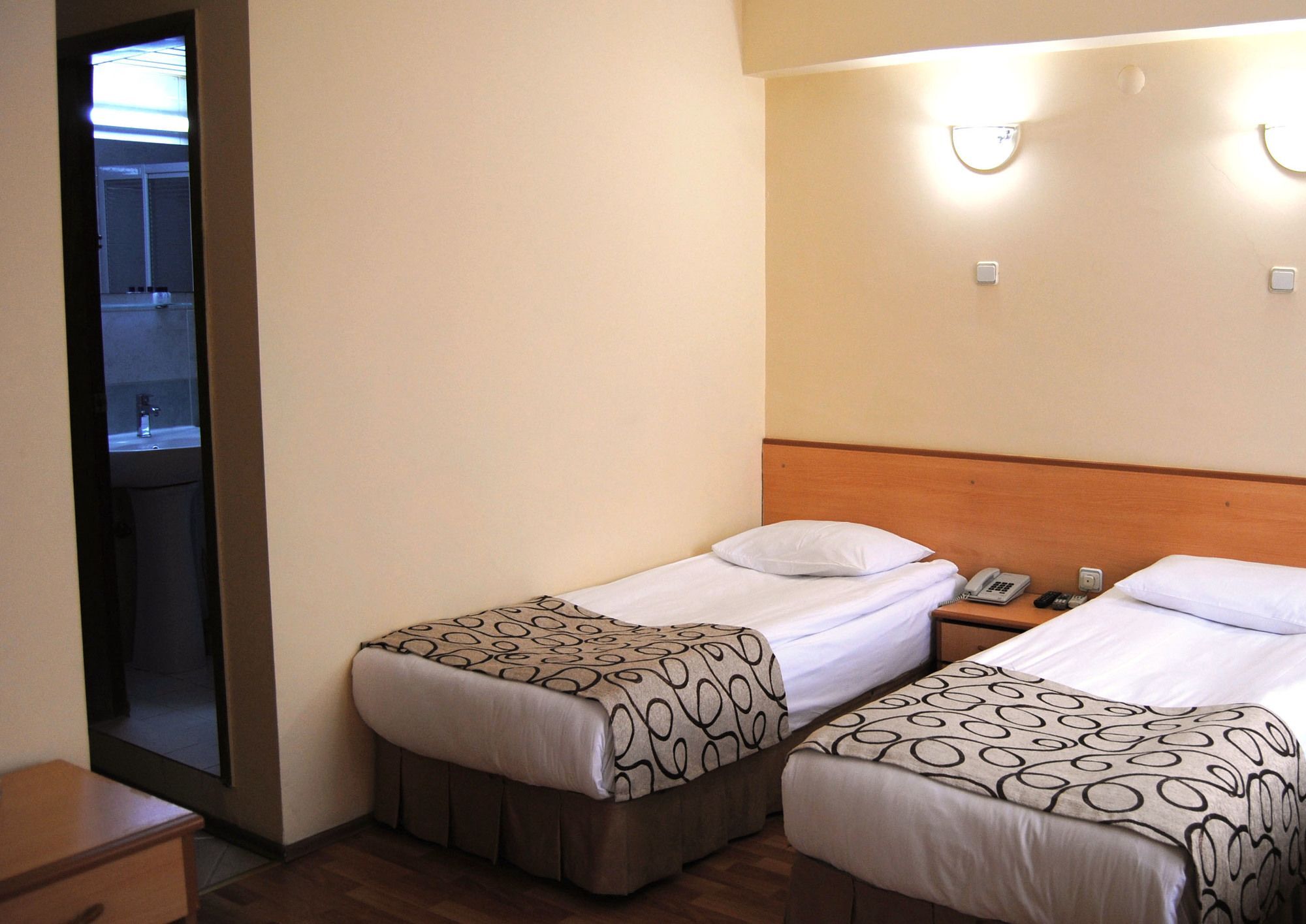 Acikgoz Hotel เอดีร์เน ภายนอก รูปภาพ